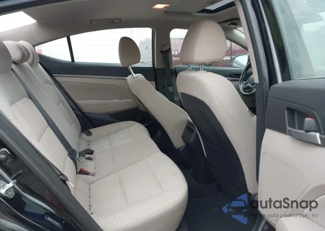 2017 Hyundai Elantra Value Edition из США, поврежденный, VIN 5NPD84LFXHH186274